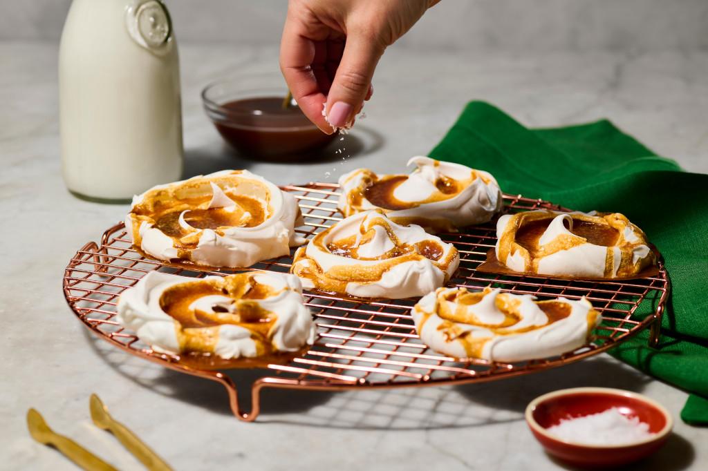 Mini Salted Caramel Merengues